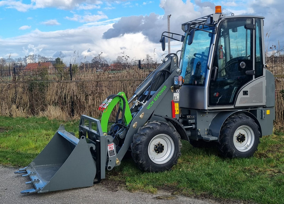 Elektro Hoflader 2110e und 2310e mit Schaufel